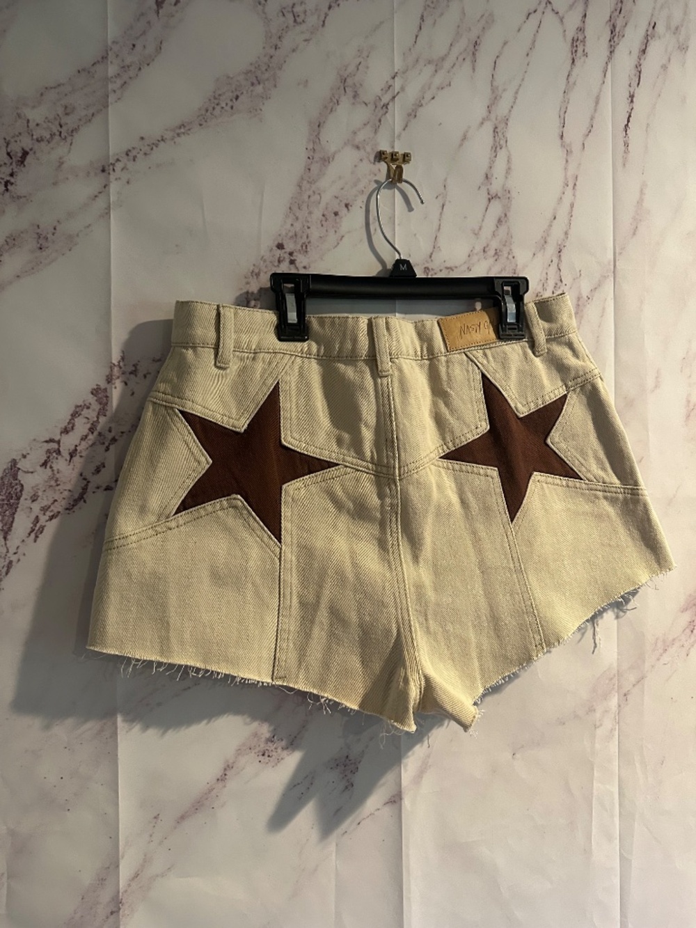 NASTY GAL DENIM STAR POCKET BUM MOM HIGH WAIST SHORTS TAN US SIZE 10 - NWT